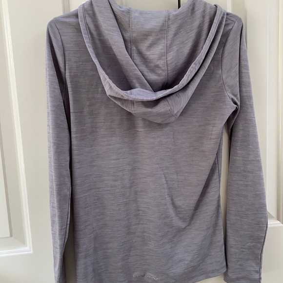 Under armour pull over - Picture 2 of 3